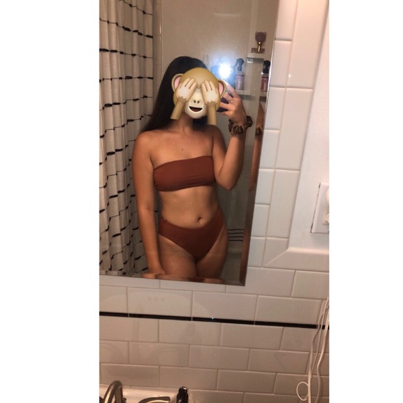 Bikini - Picture 2 of 3